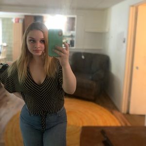 Meet your Posher, Olivia